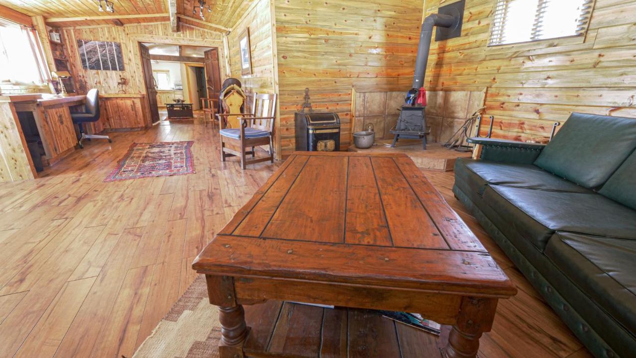 Aubin Sky Lodging At The Yl Ranch Savery Kültér fotó
