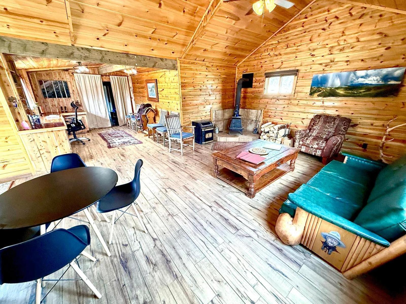Aubin Sky Lodging At The Yl Ranch Savery Kültér fotó
